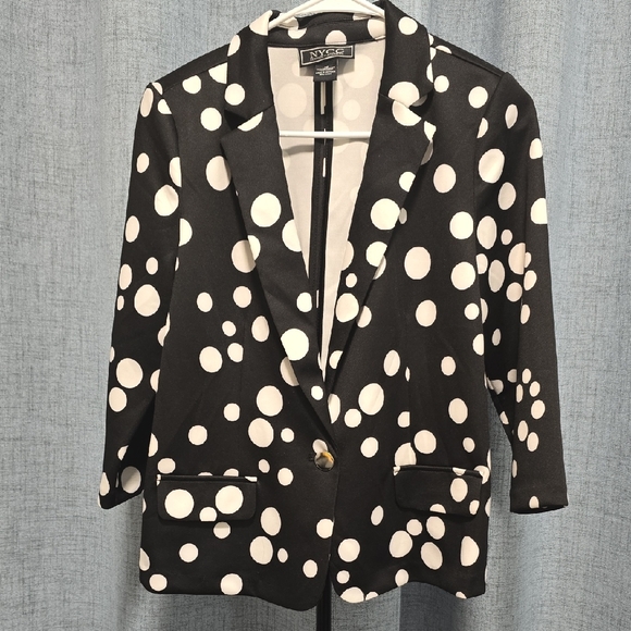 NYCC Jackets & Blazers - Lightweight NYCC Black and White Polka Dot Blazer With 3/4 Sleeves Size Medium